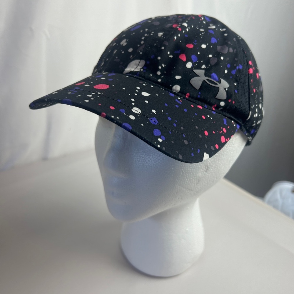 Under Armour active cap fits small